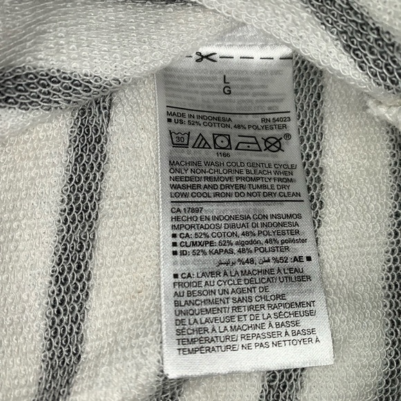 Women’s Large Old Navy Striped Top - Picture 4 of 4